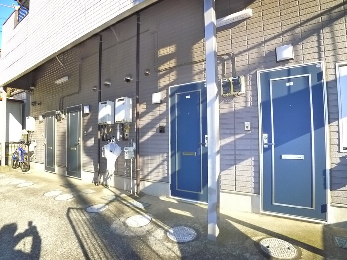 物件外観写真5　(エントランス部分)