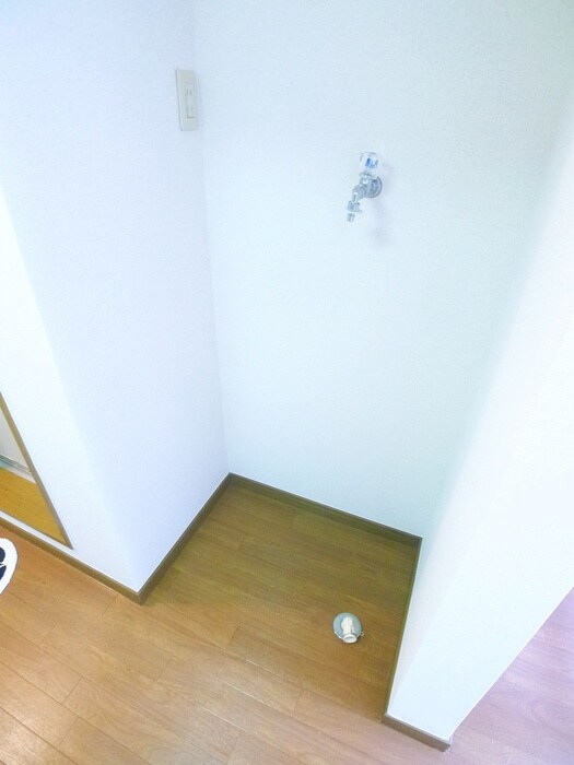 物件内観写真14　(洗濯機置場)