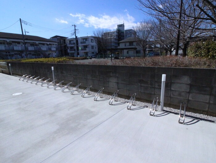物件外観写真5　(駐輪場)
