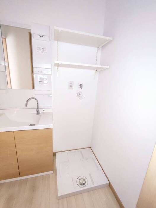 物件内観写真14　(洗濯機置場)