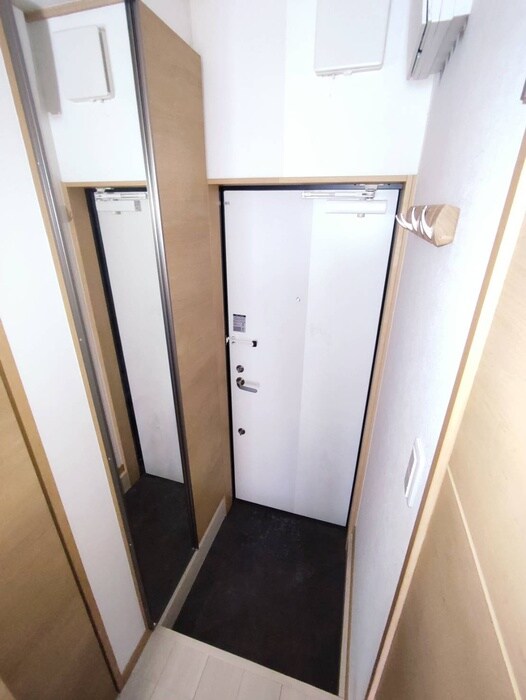 物件内観写真18　(玄関)