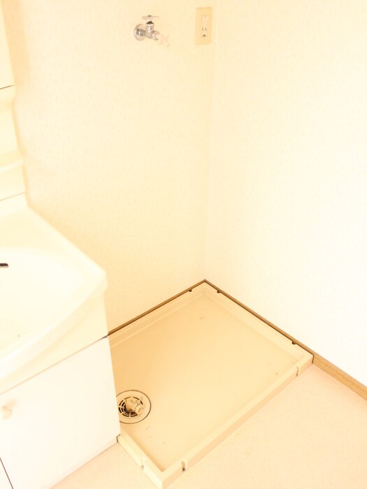 物件内観写真14　(洗濯機置場)