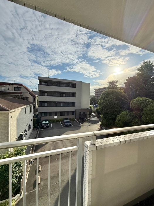 物件内観写真16　(室内からの展望)