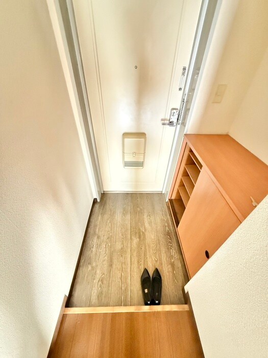 物件内観写真18　(玄関)