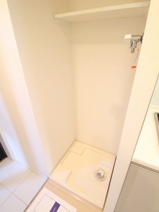 物件内観写真16　(洗濯機置場)