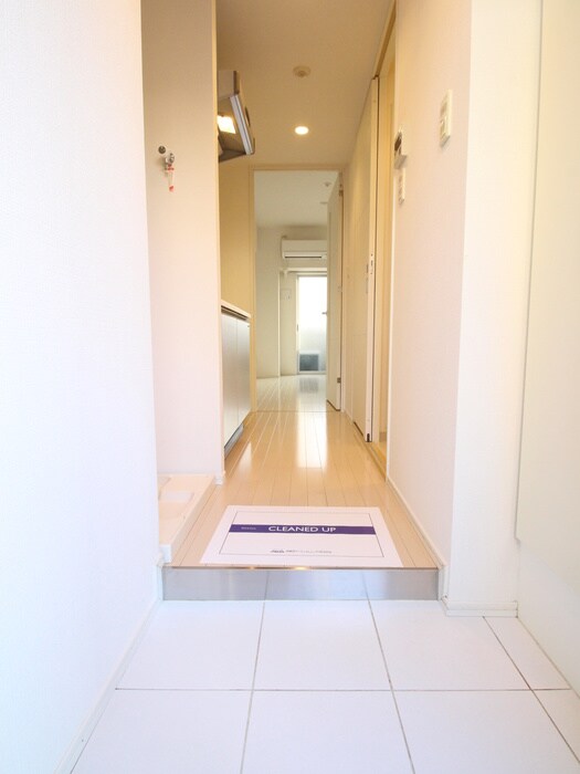 物件内観写真18　(玄関)