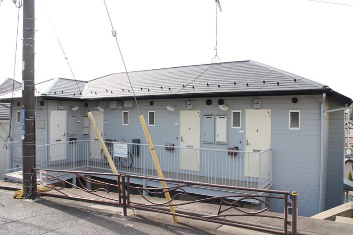 物件外観写真2　(エントランス部分)