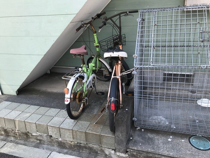 物件外観写真4　(駐輪場)