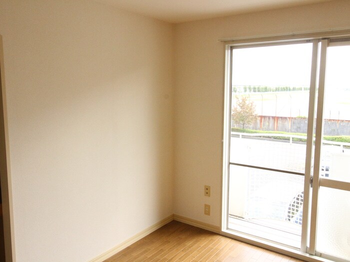 物件内観写真10　(居室)