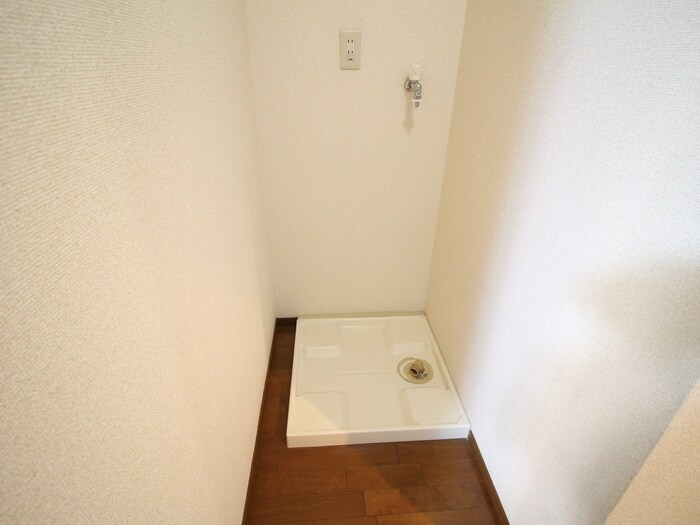 物件内観写真13　(洗濯機置場)