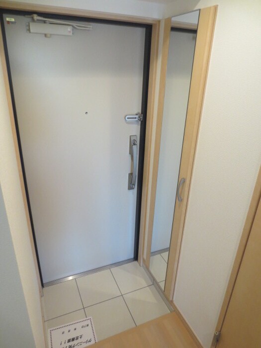 物件内観写真13　(玄関)