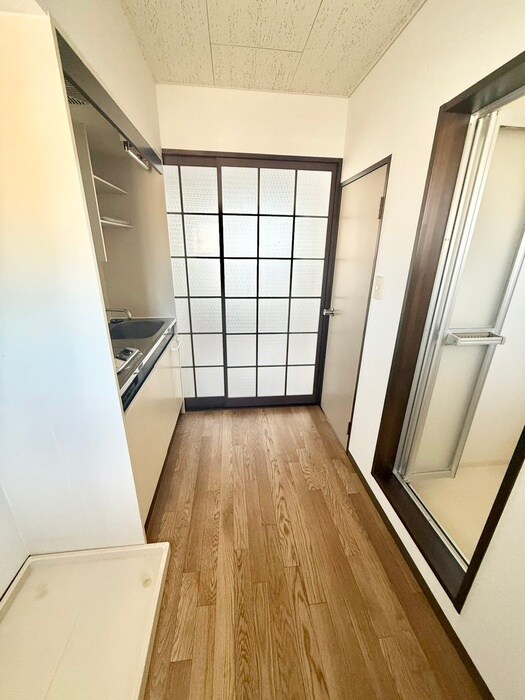 物件内観写真14　(廊下)