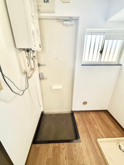 物件内観写真17　(玄関)