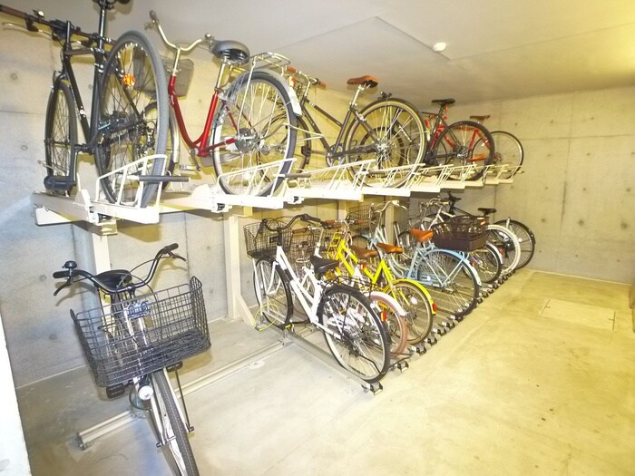 物件外観写真5　(駐輪場)