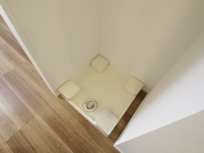 物件内観写真18　(洗濯機置場)