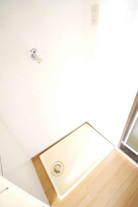 物件内観写真14　(洗濯機置場)