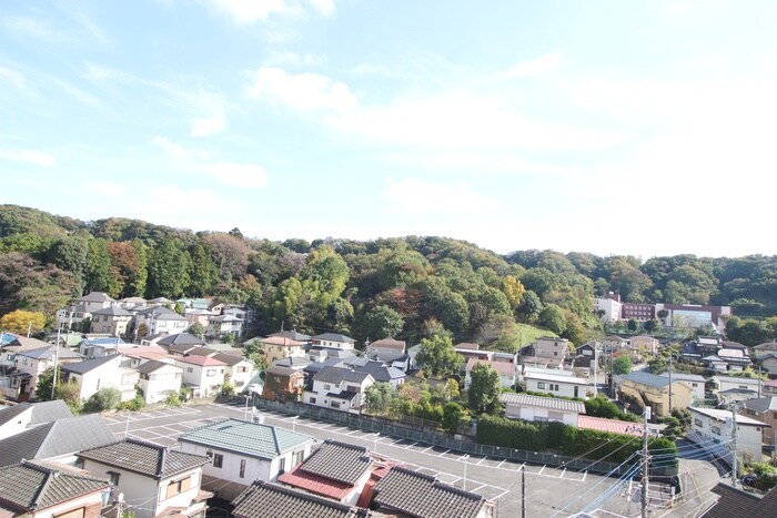 物件内観写真16　(室内からの展望)