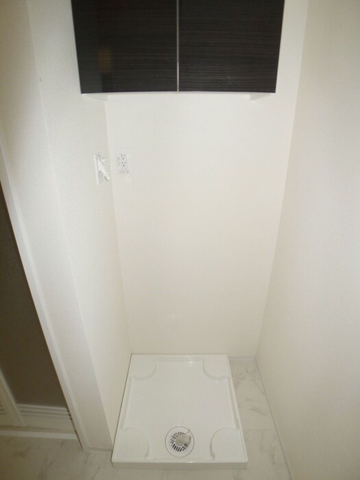 物件内観写真12　(洗濯機置場)