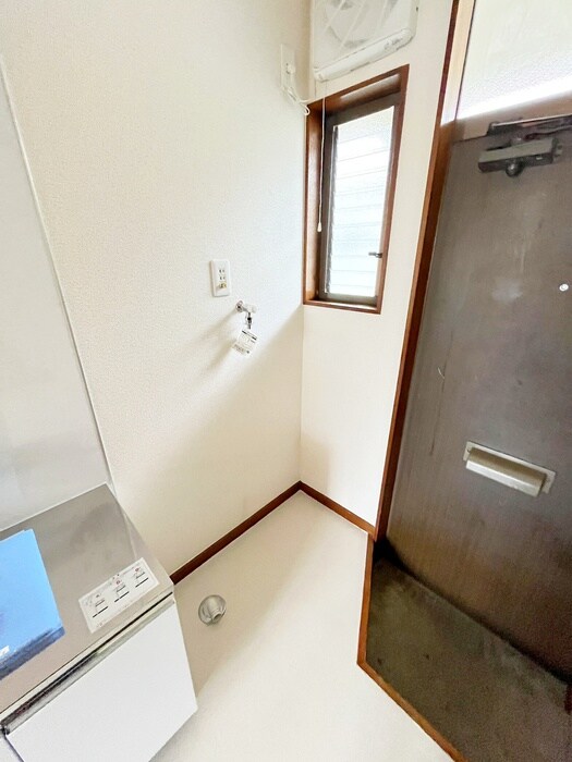 物件内観写真15　(洗濯機置場)