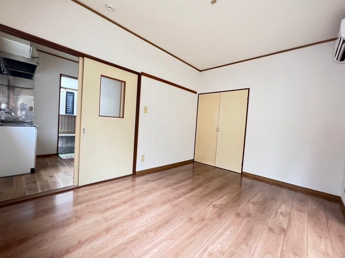 物件内観写真12　(居室)