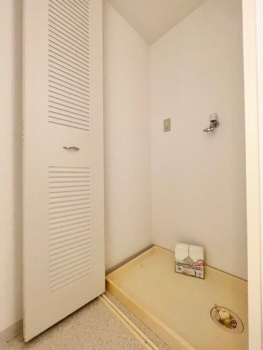 物件内観写真12　(洗濯機置場)