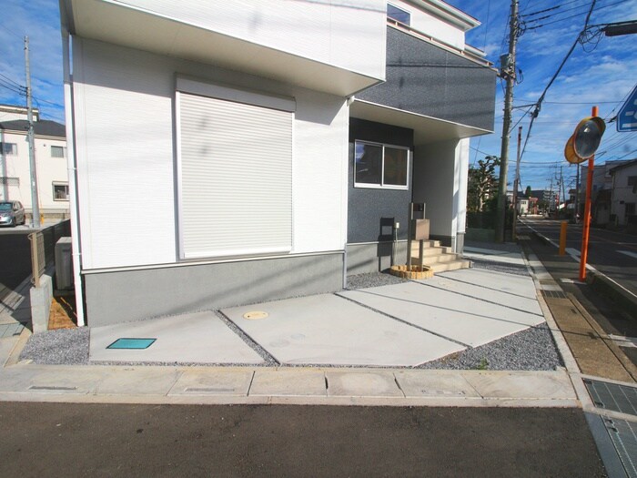 物件外観写真5　(駐車場)