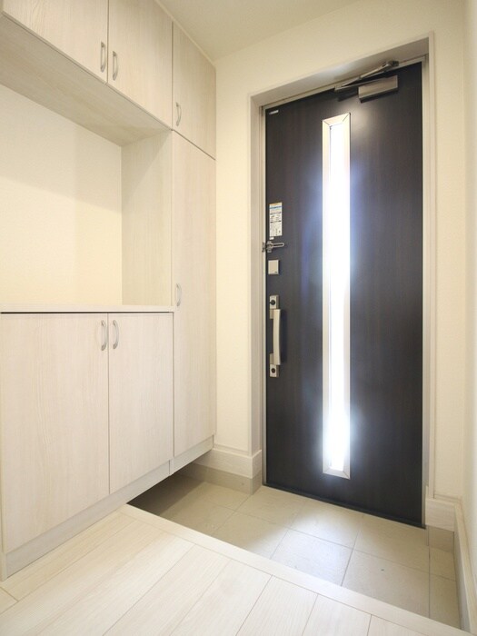 物件内観写真18　(玄関)