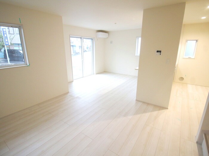 物件内観写真22　(室内からの展望)