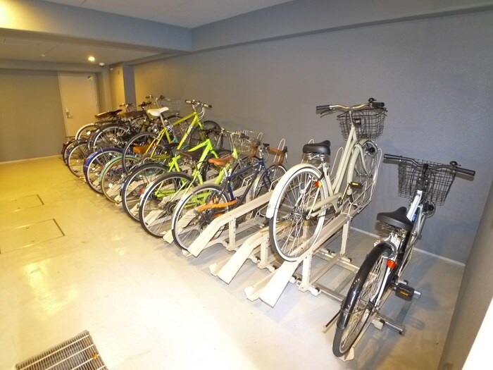 物件外観写真6　(駐輪場)