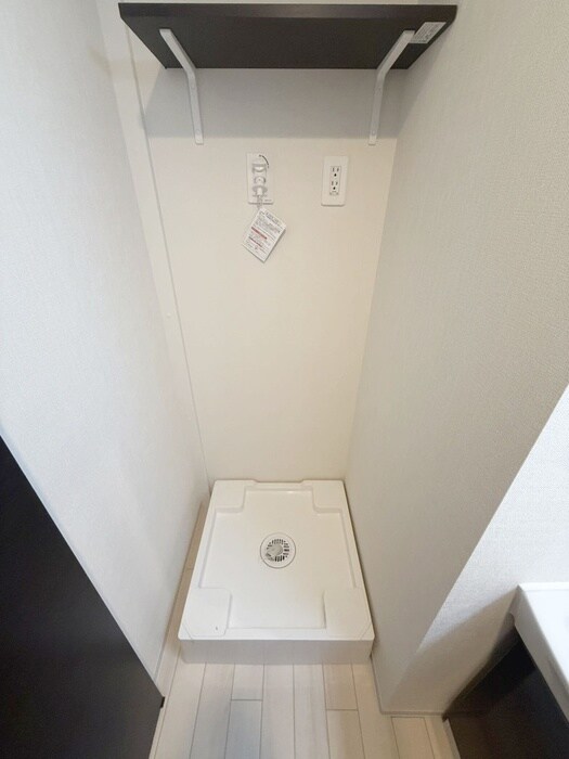 物件内観写真16　(洗濯機置場)