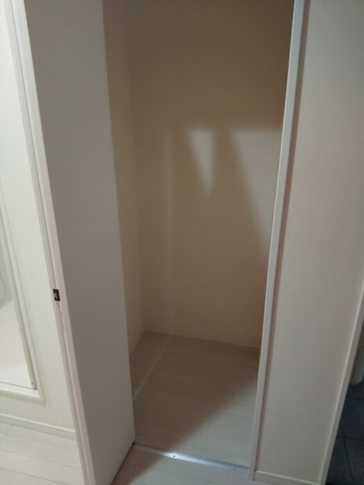 物件内観写真13　(収納)