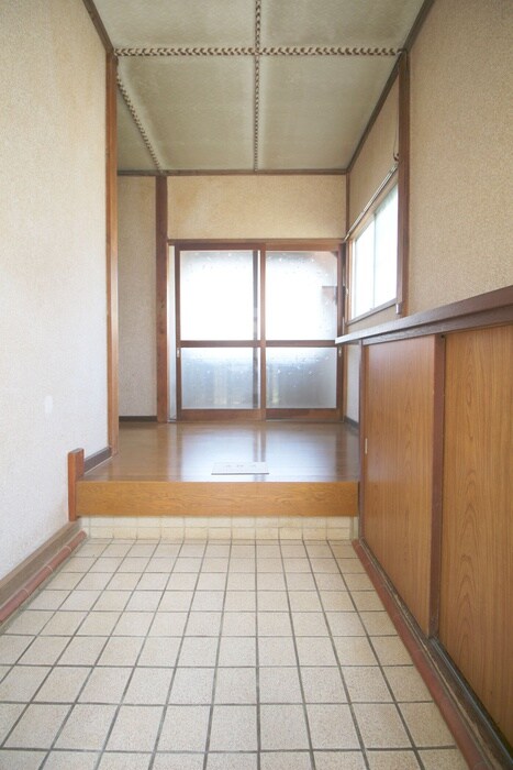 物件内観写真14　(玄関)