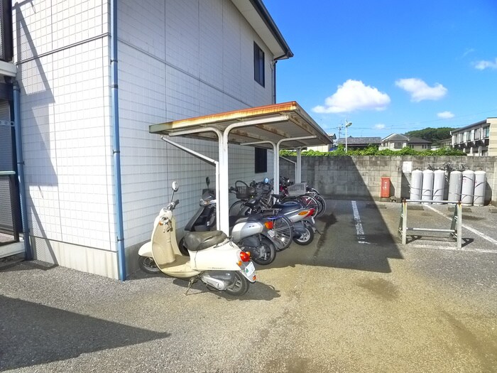 物件外観写真6　(駐輪場)