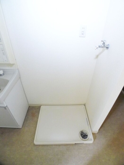 物件内観写真17　(洗濯機置場)