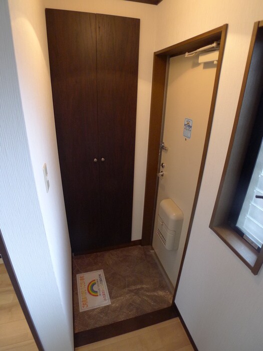 物件内観写真7　(玄関)