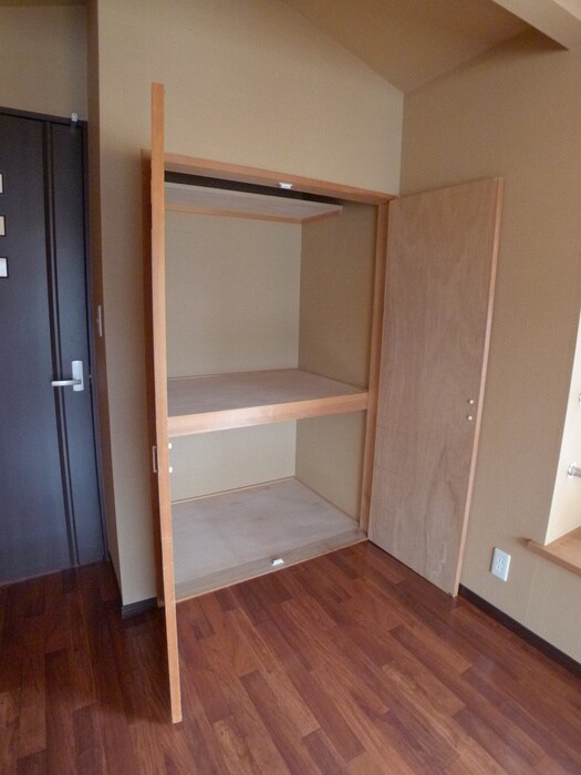 物件内観写真11　(収納)