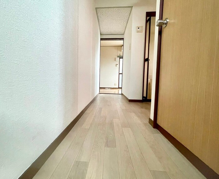 物件内観写真21　(廊下)