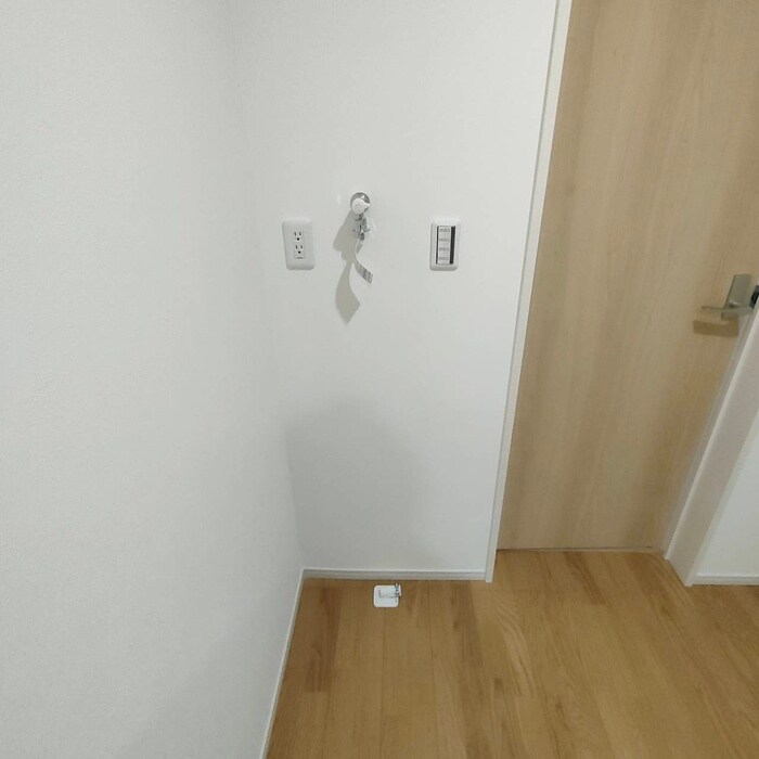 物件内観写真13　(洗濯機置場)