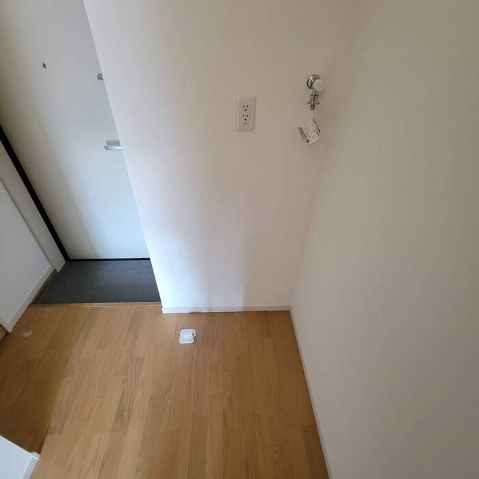 物件内観写真14　(洗濯機置場)