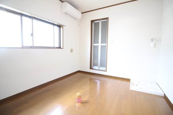 物件内観写真10　(居室)