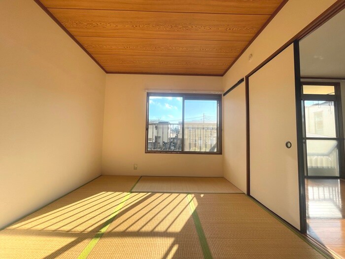 物件内観写真10　(居室)