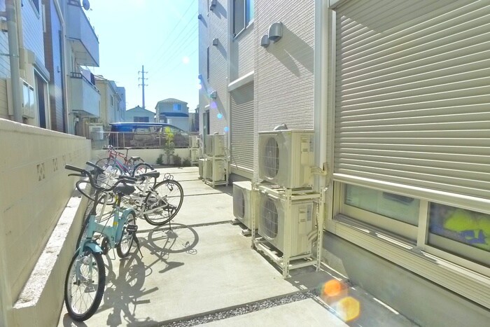 物件外観写真4　(駐輪場)