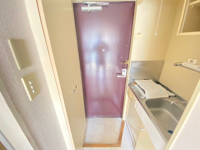 物件内観写真12　(玄関)