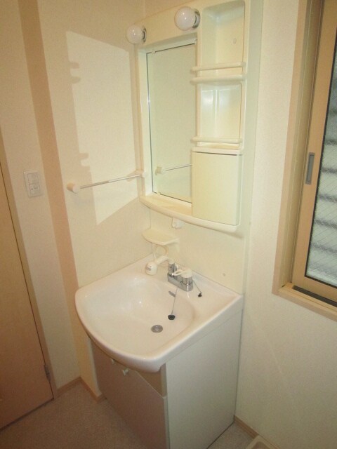 物件内観写真12　(洗面)