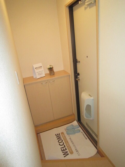 物件内観写真16　(玄関)