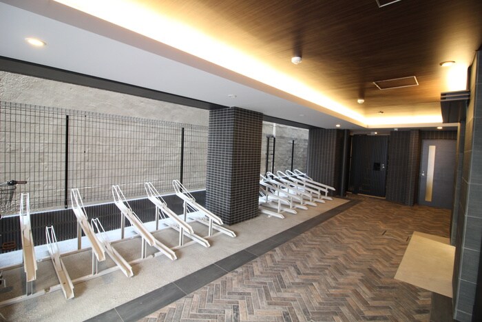 物件外観写真5　(駐輪場)