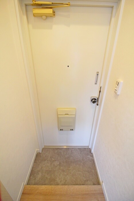 物件内観写真17　(玄関)