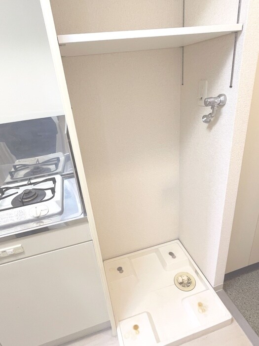 物件内観写真11　(洗濯機置場)