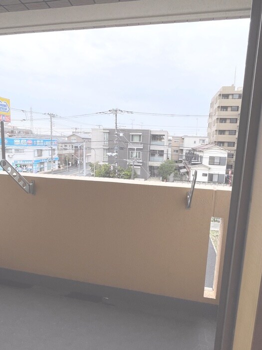 物件内観写真17　(室内からの展望)