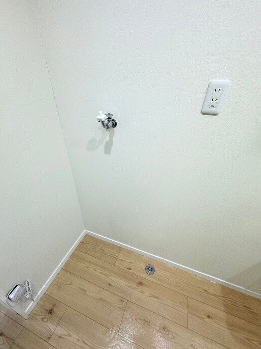 物件内観写真14　(洗濯機置場)